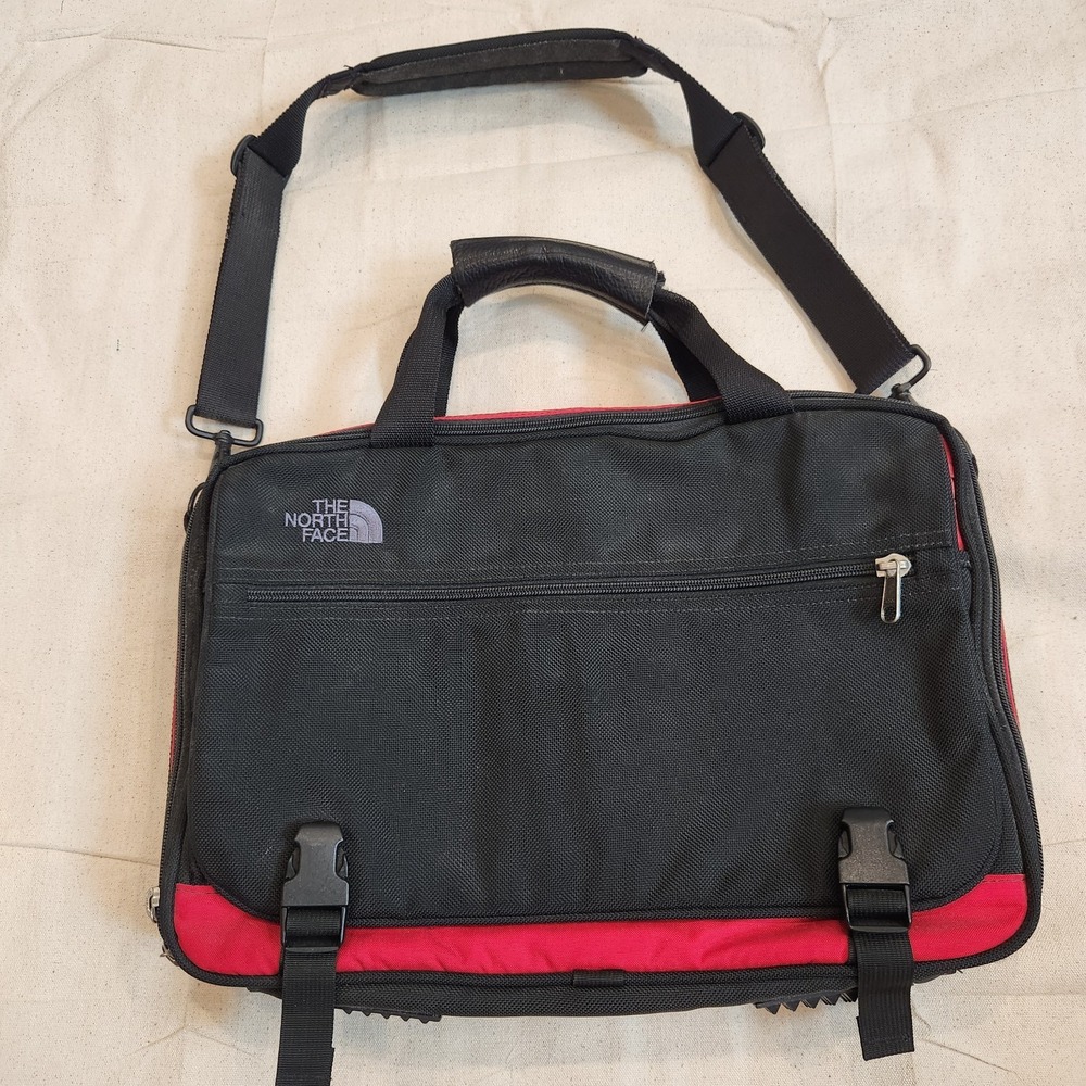 The North Face Messenger Bag Base Camp Voyager Red Water Resistant Outdoor Dry
